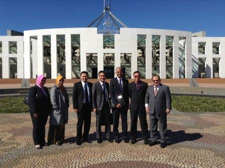 The delegation were given a guided tour of Parliament House and observed Question Time.