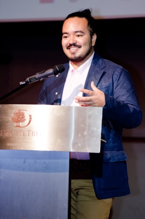 Chef Adam Liaw speaks to guests about the inspiration behind his menu for the Flavours of Australia launch dinner.